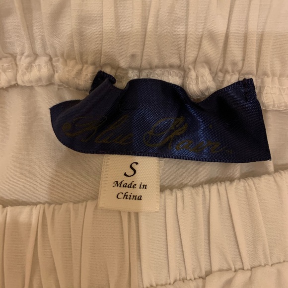 White off the shoulder tie up top - Picture 3 of 4